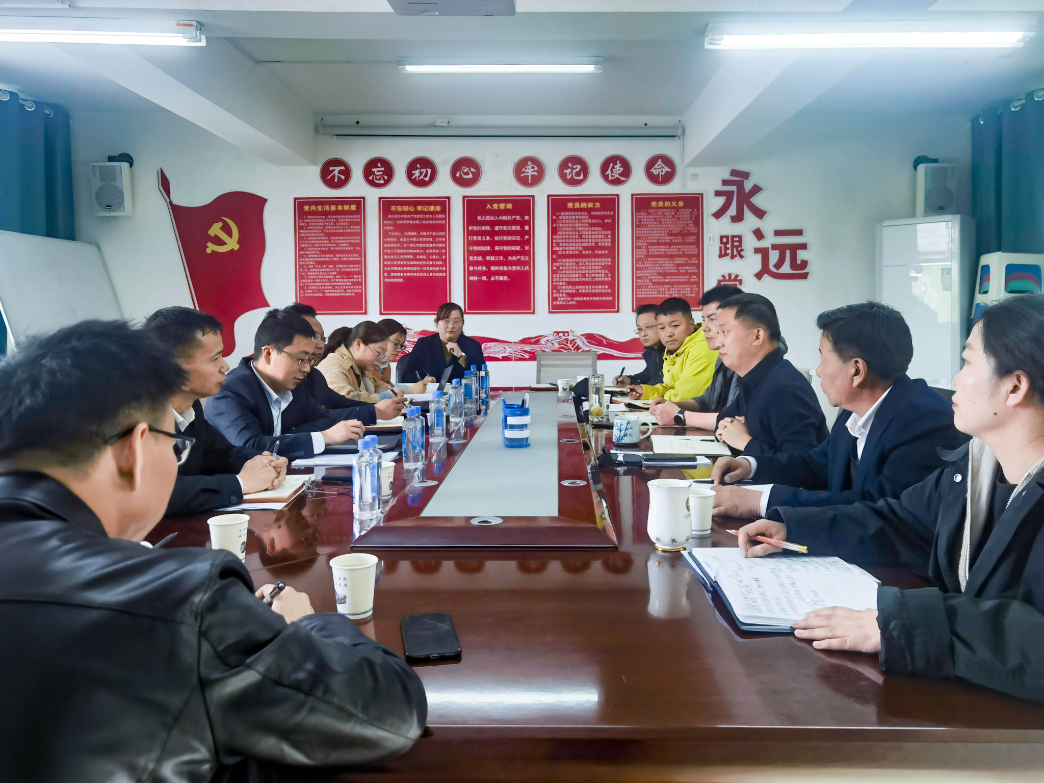 096381926273531843193196633 张宝贵代总经理在高争科技、高争建设公司调研2 2.jpg